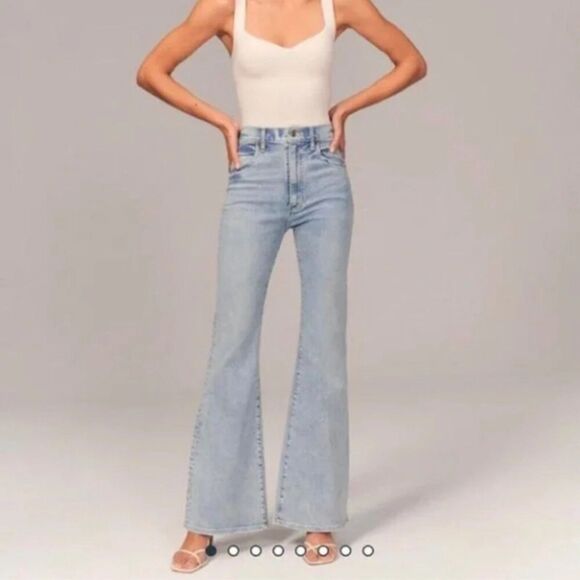Abercrombie & Fitch "Curve Love" Light Wash The Flame Ultra High Rise Jeans 6S - Picture 1 of 16